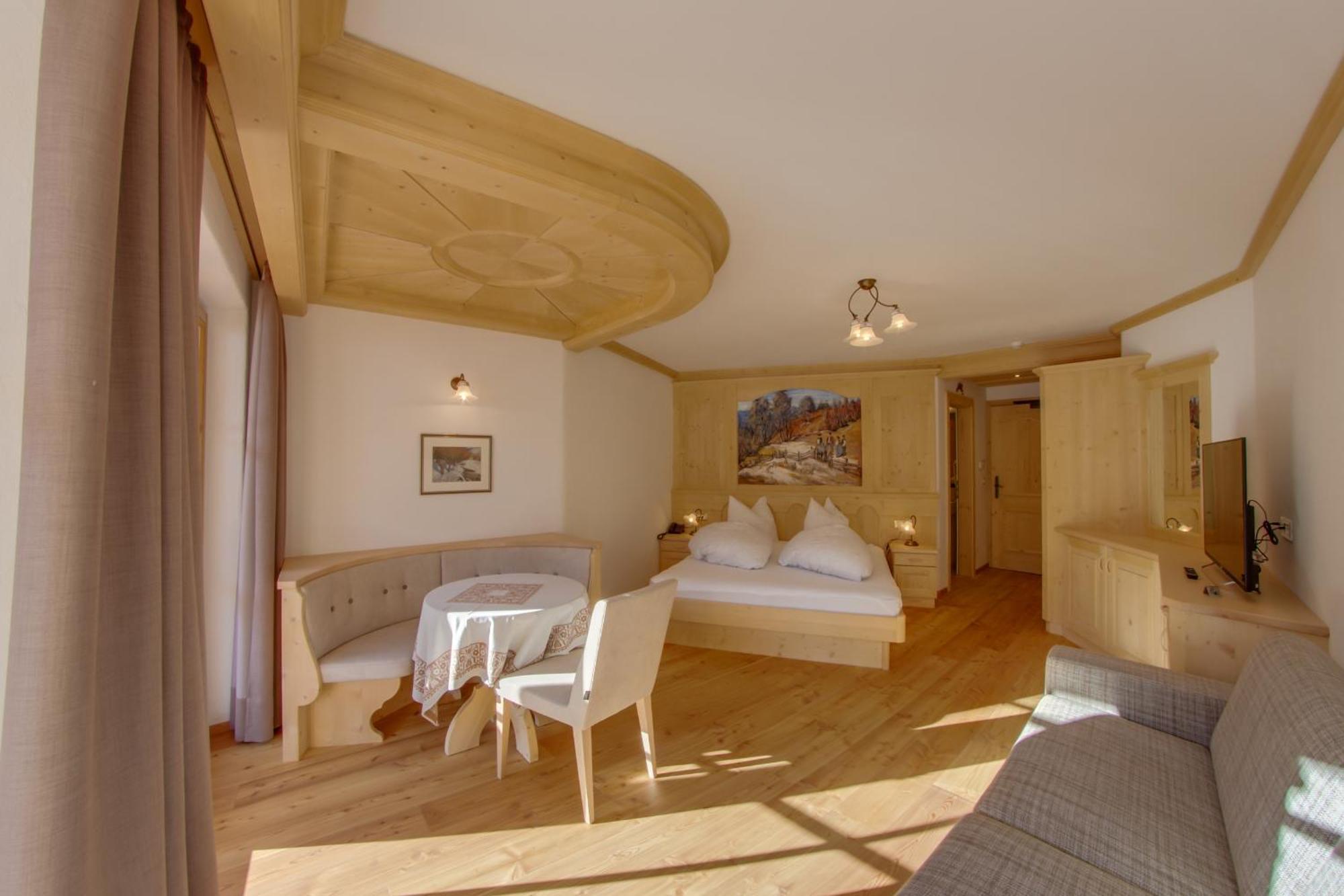 Dorfhotel Beludei Santa Cristina Val Gardena Quarto foto